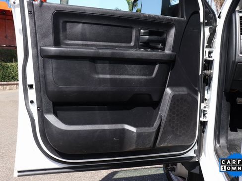 Used 2016 RAM 5500 Tradesman w/ Chrome Appearance Group image 16