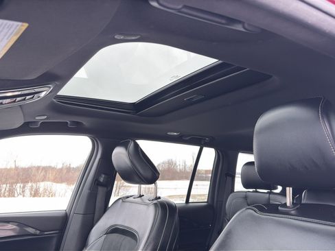 Used 2023 Jeep Grand Cherokee Altitude AWD/4WD image 18