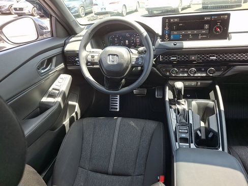Used 2025 Honda Accord Sport image 10