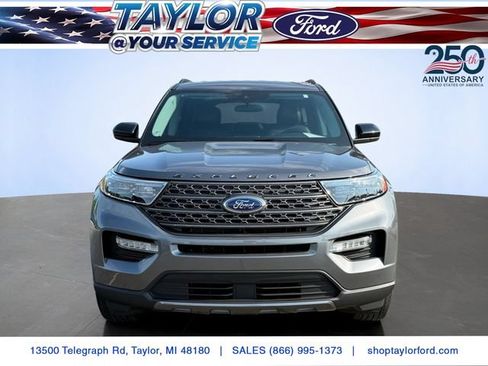 Used 2023 Ford Explorer XLT w/ Equipment Group 202A AWD/4WD image 2