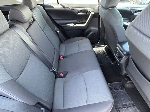 Used 2023 Toyota RAV4 XLE AWD/4WD image 11