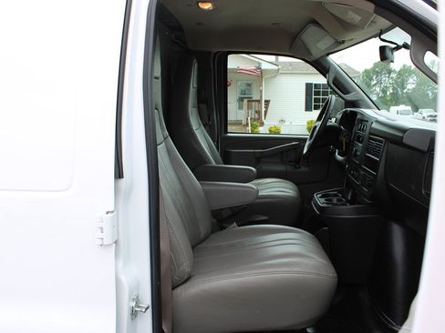 Used 2024 Chevrolet Express 2500 w/ Driver Convenience Package RWD image 28