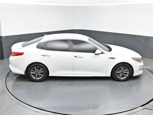 Used 2016 Kia Optima LX w/ Technology Package image 40