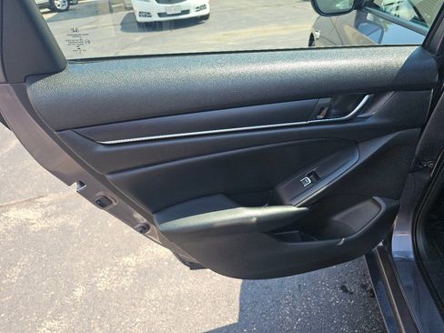 Used 2018 Honda Accord Sport image 37