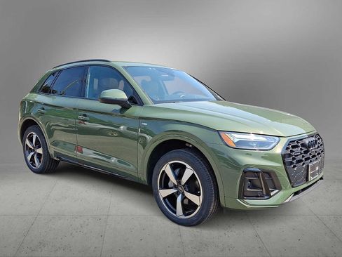 Used 2023 Audi Q5 2.0T Premium Plus w/ Premium Plus Package AWD/4WD image 2