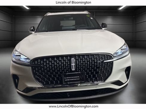 Certified 2025 Lincoln Aviator Reserve w/ Illumination Package image 9