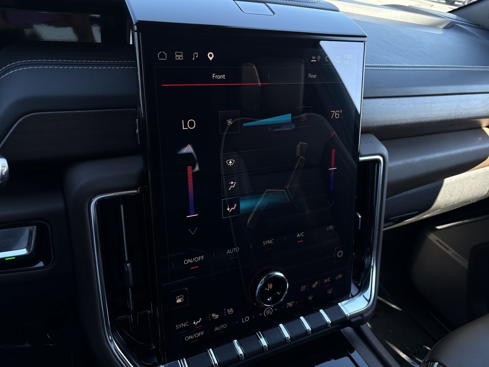 Used 2025 GMC Yukon XL Denali Ultimate AWD/4WD image 21