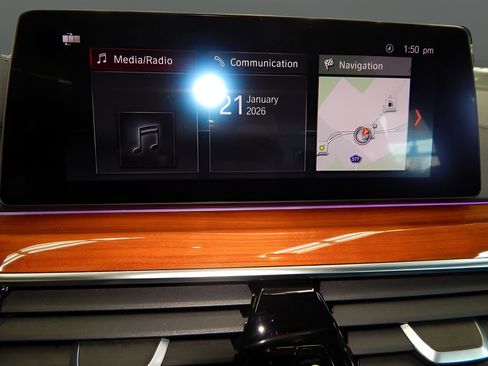 Used 2019 BMW 540i xDrive w/ Dynamic Handling Package image 23