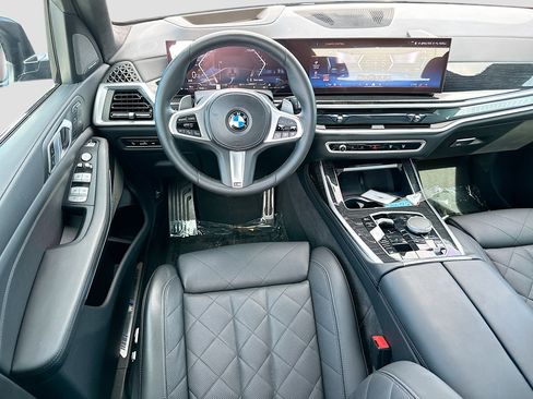 Used 2025 BMW X7 xDrive40i w/ M Sport Package AWD/4WD image 24