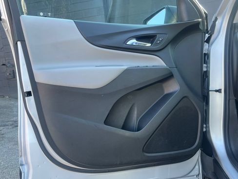 Used 2022 Chevrolet Equinox LS AWD/4WD image 20