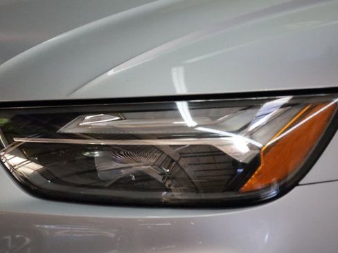 Used 2022 Audi Q5 e Premium Plus image 2