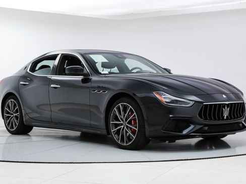 Certified 2023 Maserati Ghibli Modena RWD image 7