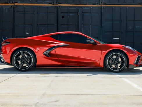 Used 2024 Chevrolet Corvette Stingray Preferred Cpe w/ Z51 Performance Package RWD image 17