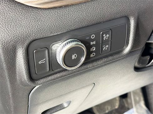 Used 2022 Ford Explorer Limited image 10