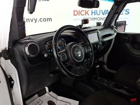 Used 2017 Jeep Wrangler Unlimited Sport AWD/4WD image 12