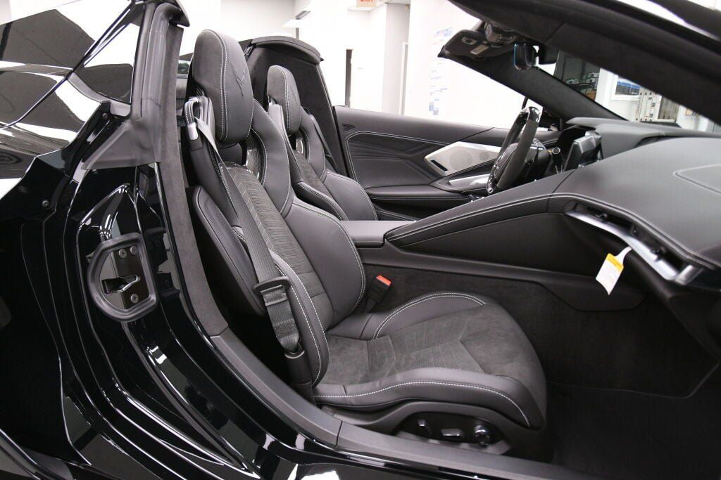 Used 2024 Chevrolet Corvette Z06 RWD image 32