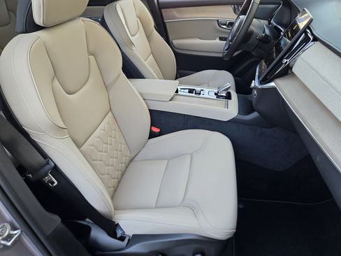 New 2026 Volvo XC90 B6 Plus w/ Protection Package Premier image 17