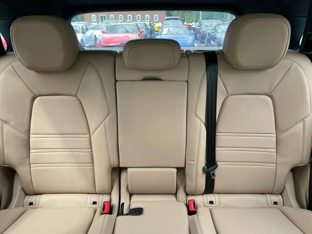 Used 2023 Porsche Cayenne AWD/4WD image 46
