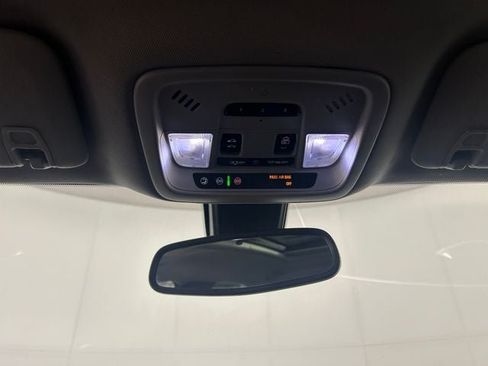 Used 2018 Chevrolet Malibu LT FWD image 23