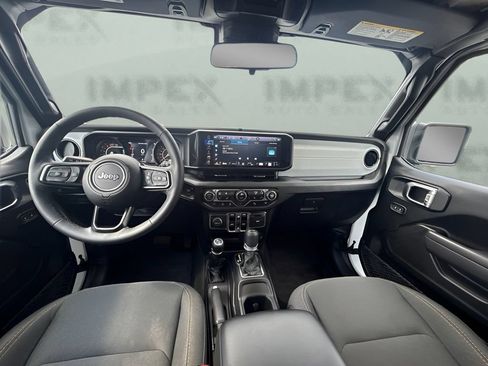 Used 2025 Jeep Wrangler Unlimited Sport AWD/4WD image 11