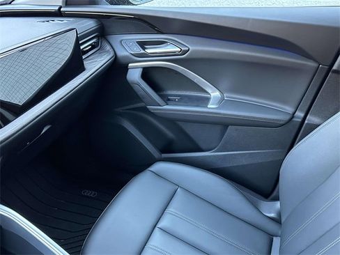 Certified 2025 Audi Q5 Premium w/ 19" Wheel Package image 34