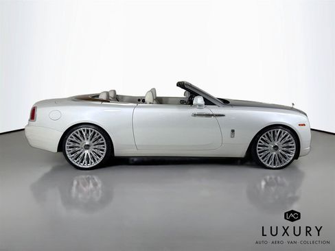 Used 2016 Rolls-Royce Dawn RWD image 8