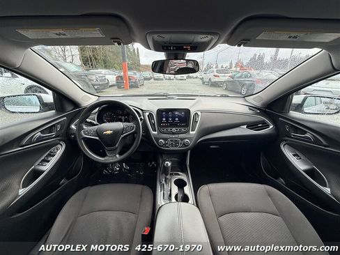 Used 2019 Chevrolet Malibu LT image 13