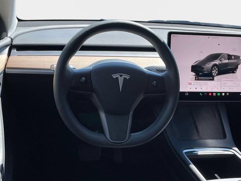 Used 2023 Tesla Model Y Long Range AWD/4WD image 16