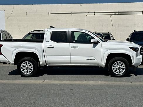 Used 2025 Toyota Tacoma SR5 RWD image 2