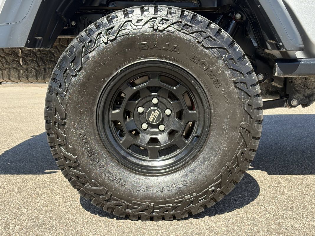 Used 2020 Jeep Gladiator Rubicon AWD/4WD image 11