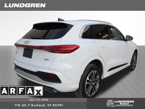 Certified 2025 Audi Q5 Premium w/ Convenience Package AWD/4WD image 23