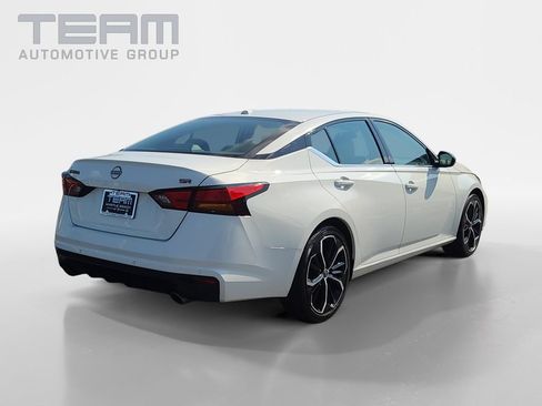 Used 2024 Nissan Altima 2.5 SR FWD image 7