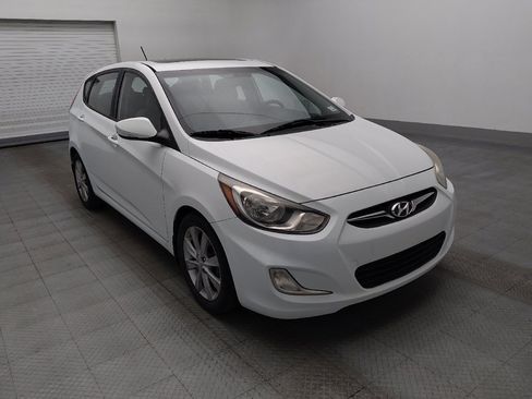 Used 2013 Hyundai Accent SE FWD image 13