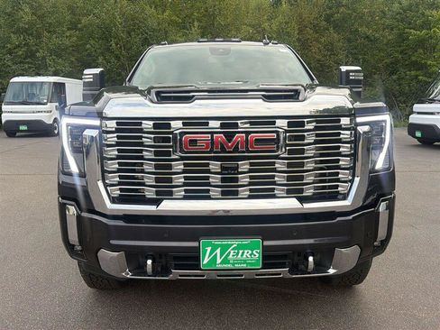 Used 2024 GMC Sierra 3500 Denali AWD/4WD image 8