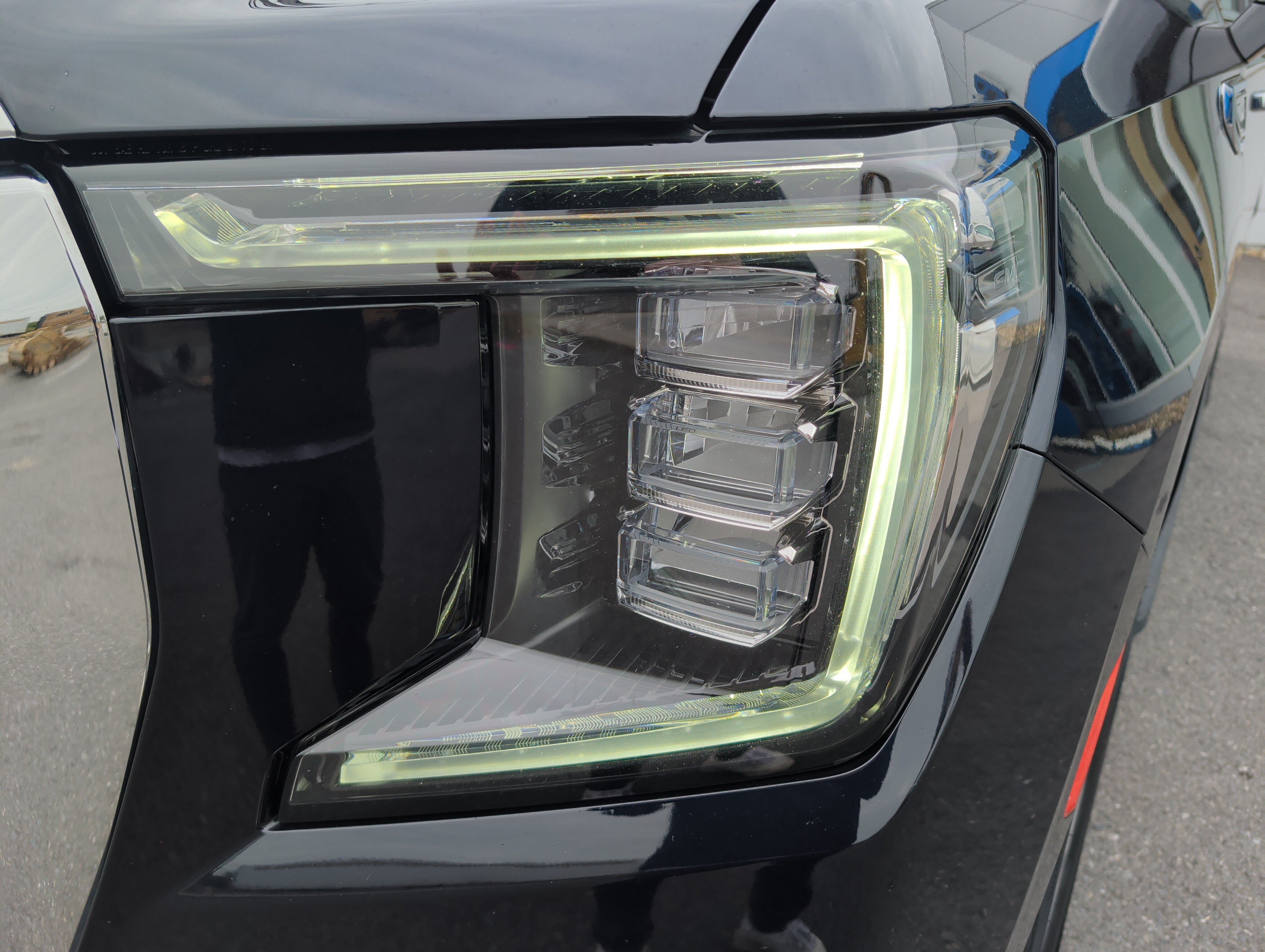 Used 2021 GMC Yukon SLT w/ SLT Luxury Plus Package AWD/4WD image 9