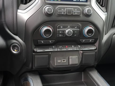 Used 2022 Chevrolet Silverado 1500 RST AWD/4WD image 25