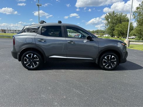 Used 2026 Nissan Kicks SV w/ Cold Weather Package AWD/4WD image 9