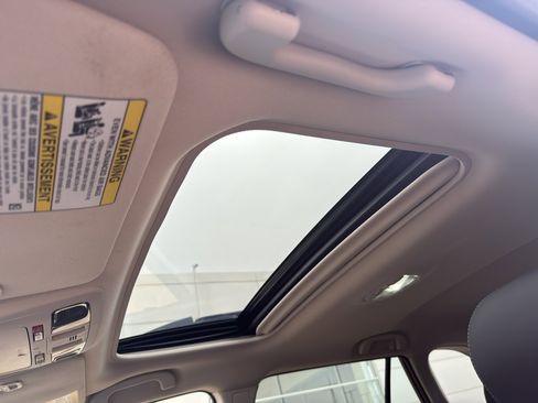 Used 2018 Subaru Outback 2.5i Limited image 10