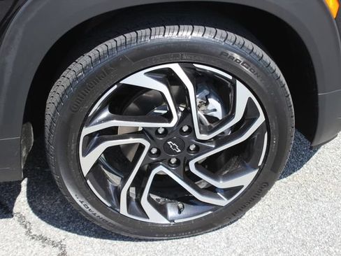 Used 2025 Chevrolet TrailBlazer RS w/ Convenience Package AWD/4WD image 37
