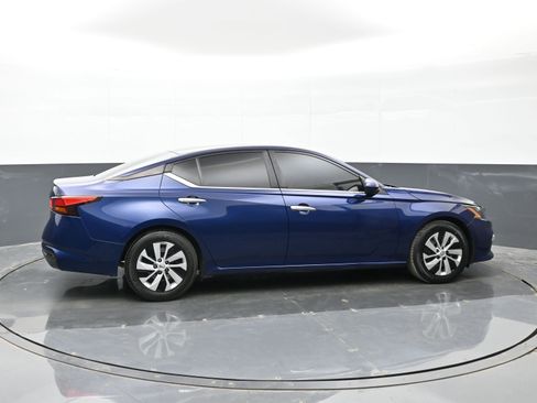 Used 2022 Nissan Altima 2.5 S image 5