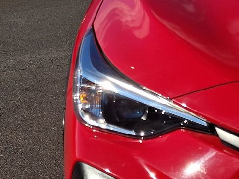 Used 2024 Subaru Crosstrek 2.0i image 9