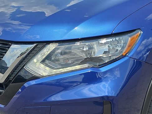 Used 2020 Nissan Rogue S AWD/4WD image 30
