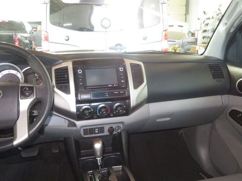 Used 2014 Toyota Tacoma PreRunner w/ TRD Sport Package RWD image 39