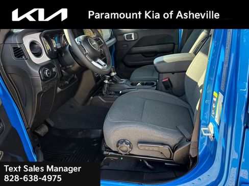 Used 2024 Jeep Wrangler Sahara image 16