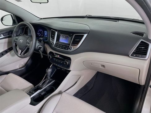 Used 2017 Hyundai Tucson SE w/ SE Popular Package 02 AWD/4WD image 30