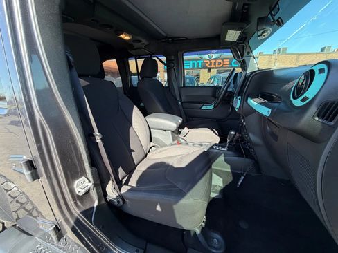 Used 2018 Jeep Wrangler Unlimited Sport S AWD/4WD image 14