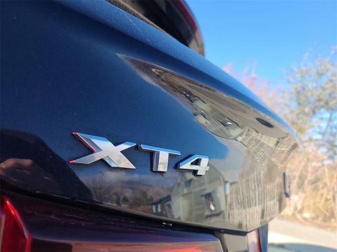 Used 2023 Cadillac XT4 Premium Luxury image 18