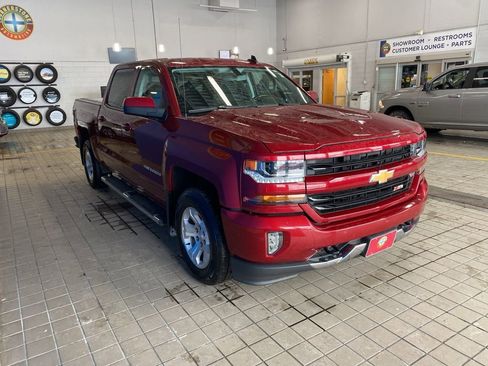 Used 2018 Chevrolet Silverado 1500 LT w/ All Star Edition image 15