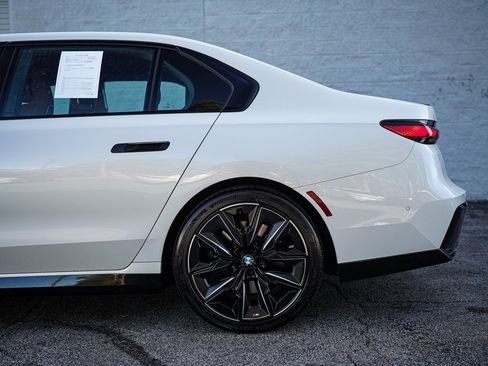 Used 2023 BMW 740i w/ Parking Assistance Package image 11