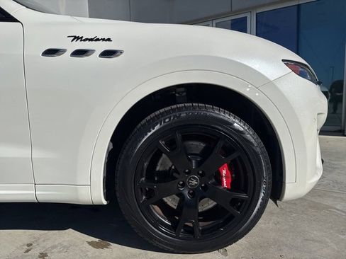 Certified 2022 Maserati Levante Modena image 10